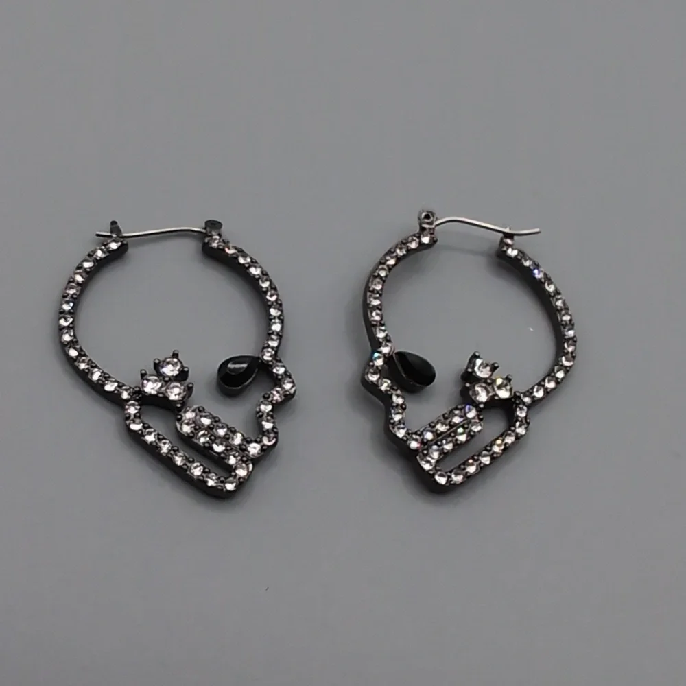 NWOT Dark Steel Toned Bejeweled Skull Earrings With Black Stone Eye - Picture 6 of 8